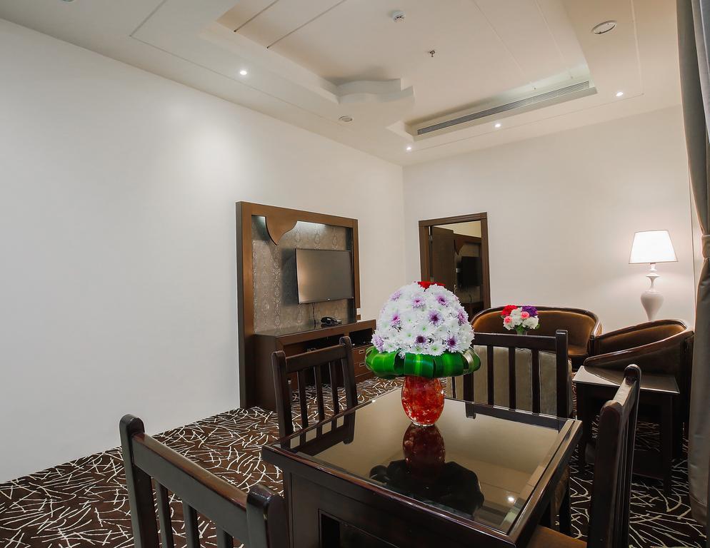 ריאד Rest Night Serviced Apartments- Alhamra מראה חיצוני תמונה A suite at the hotel