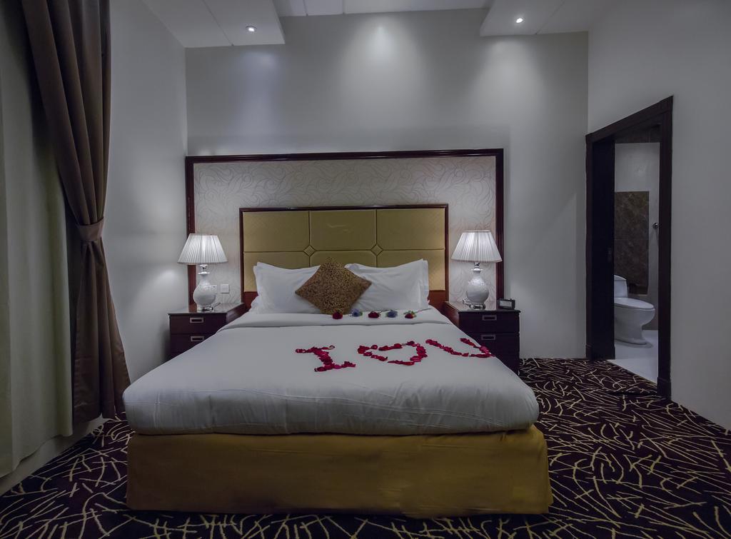 ריאד Rest Night Serviced Apartments- Alhamra מראה חיצוני תמונה A bedroom in the hotel