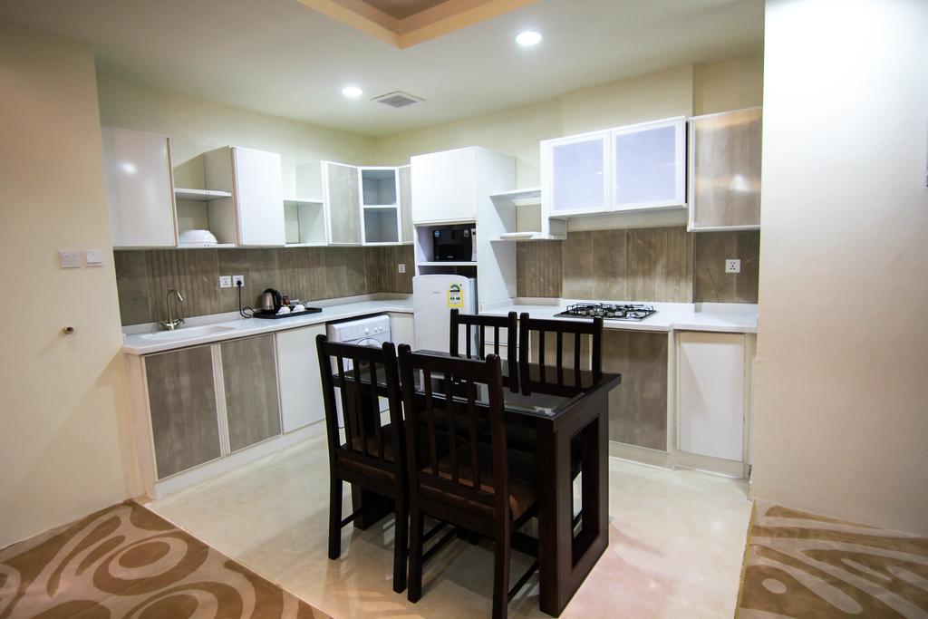 ריאד Rest Night Serviced Apartments- Alhamra מראה חיצוני תמונה A modern kitchen