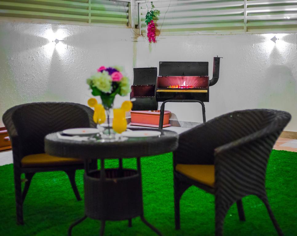 ריאד Rest Night Serviced Apartments- Alhamra מראה חיצוני תמונה A barbecue in a hotel
