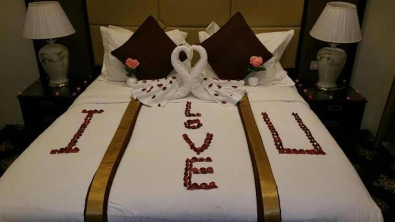 ריאד Rest Night Serviced Apartments- Alhamra מראה חיצוני תמונה Honeymoon Suite
